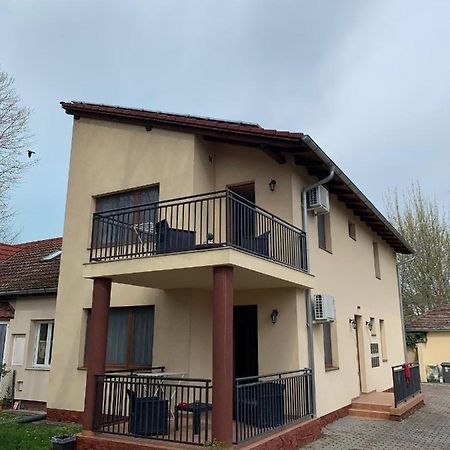 Balaton Apartmanház Siófok Esterno foto