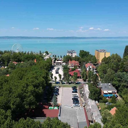 Balaton Apartmanház Siófok Esterno foto