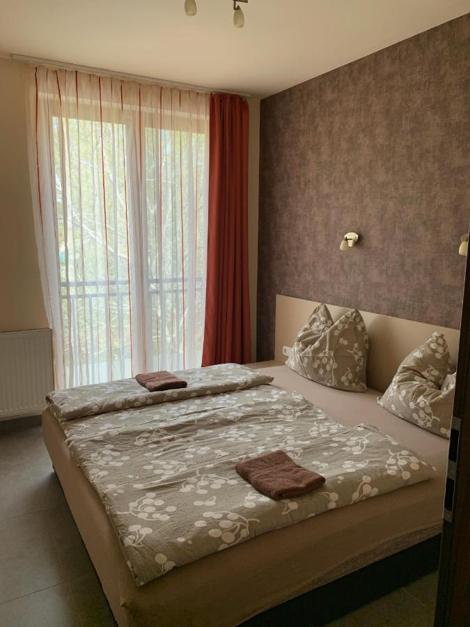 Balaton Apartmanház Siófok Esterno foto