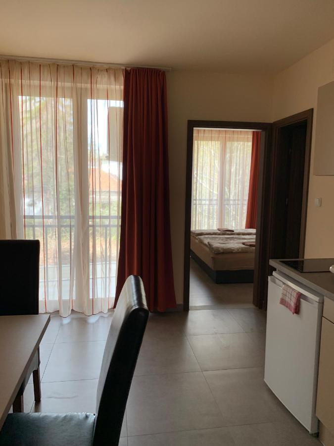 Balaton Apartmanház Siófok Esterno foto