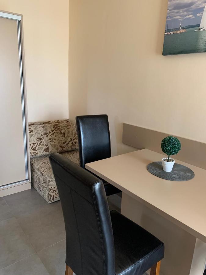 Balaton Apartmanház Siófok Esterno foto