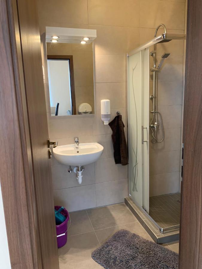 Balaton Apartmanház Siófok Esterno foto