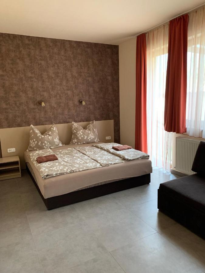 Balaton Apartmanház Siófok Esterno foto