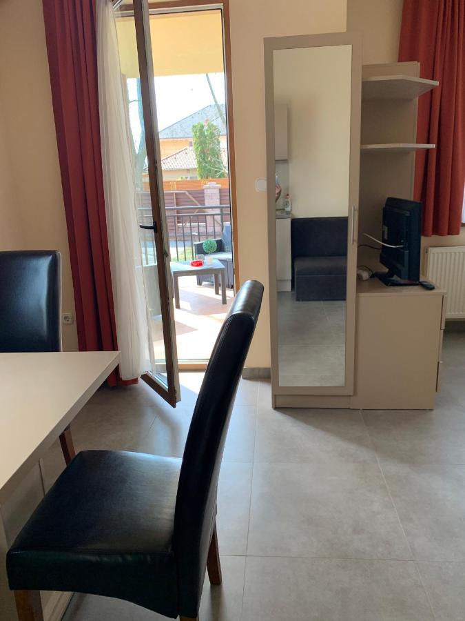 Balaton Apartmanház Siófok Esterno foto