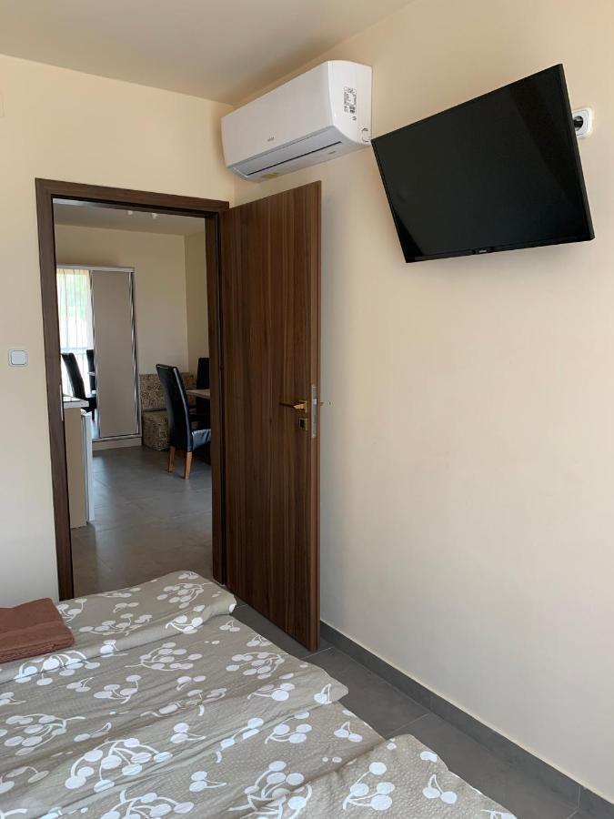 Balaton Apartmanház Siófok Esterno foto