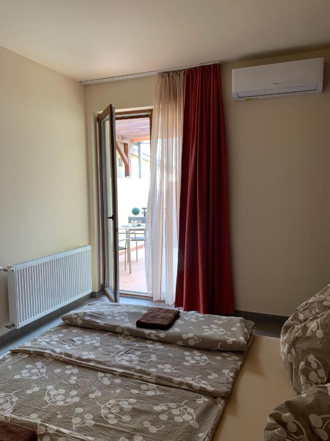 Balaton Apartmanház Siófok Esterno foto