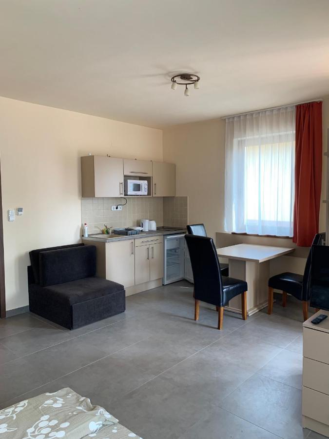 Balaton Apartmanház Siófok Esterno foto