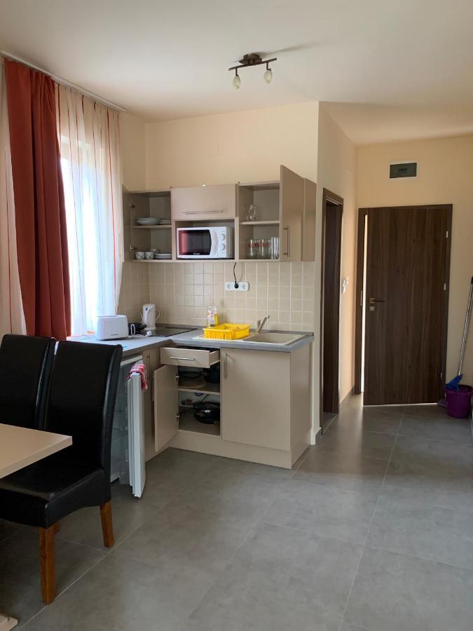 Balaton Apartmanház Siófok Esterno foto