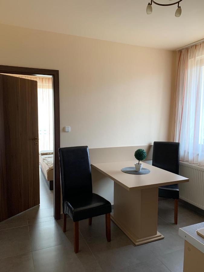 Balaton Apartmanház Siófok Esterno foto