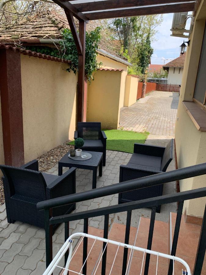 Balaton Apartmanház Siófok Esterno foto