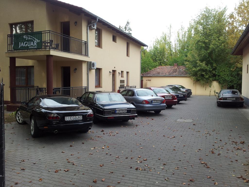 Balaton Apartmanház Siófok Esterno foto